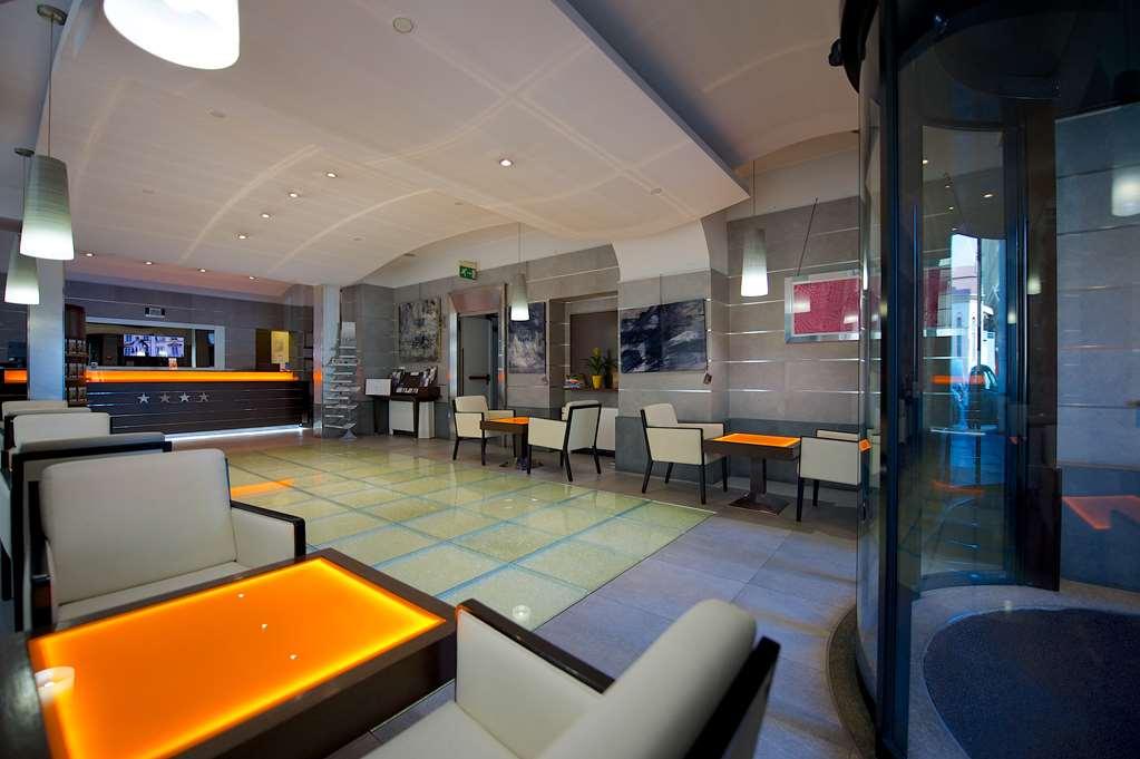 Western Crystal Palace Hotel 4*